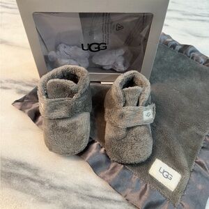 UGG Soft Gray Kids Slippers Bixbee and Lovey size 4/5